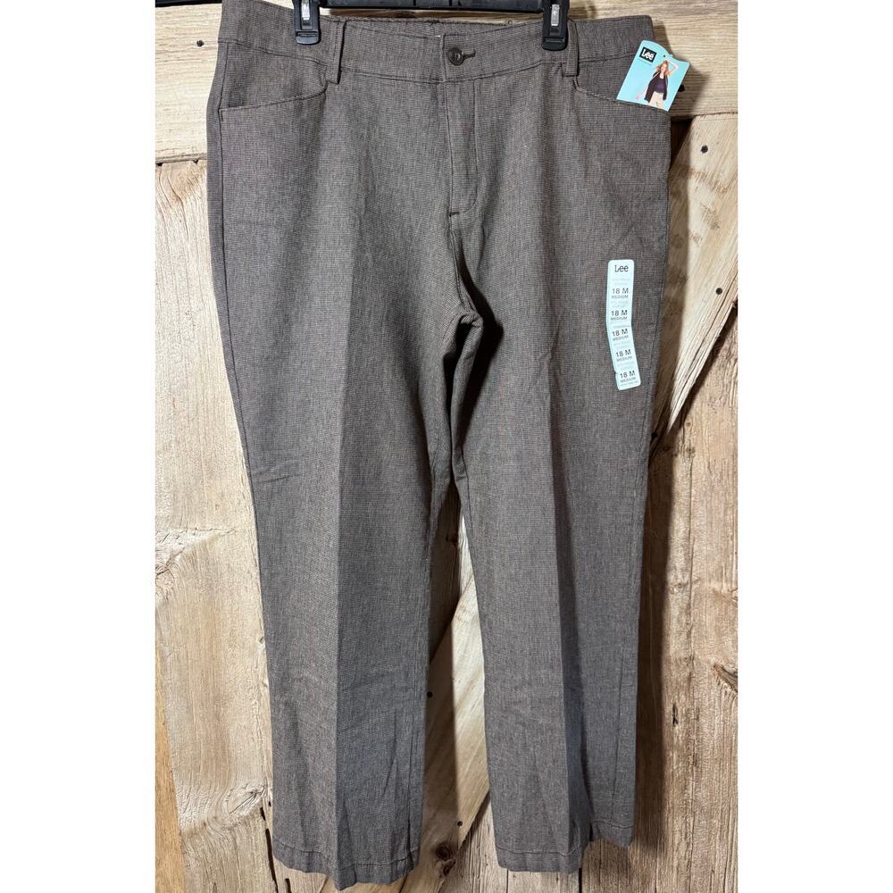 NWT Lee Relaxed Fit At The Waist Stretch Plain Front Straight Leg Pants 18 Med